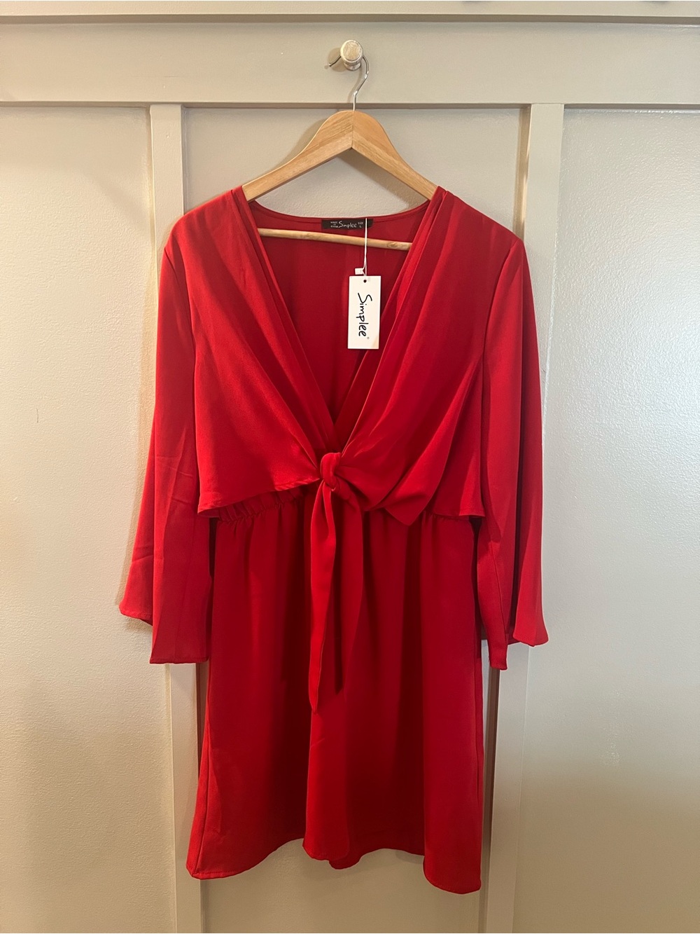 Simplee Red Knot-Front V-Neck Top